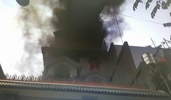 Cháy kèm tiếng nổ lớn ở biệt thự 4 tầng tại Sài Gòn ảnh 1