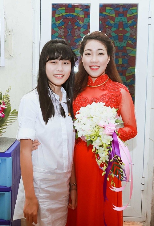 Con gái Hiệp Gà xưng hô 'cô - cháu' với vợ 3 hot girl của bố ảnh 5