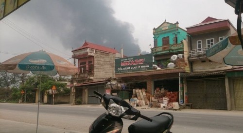 Cháy lớn tại công ty nhựa ở Hà Nam, khói đen kín trời ảnh 3