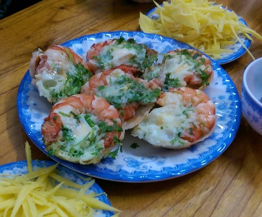 Phân trần của chủ quán bánh căn bán 2 đĩa 250.000 đồng ảnh 1