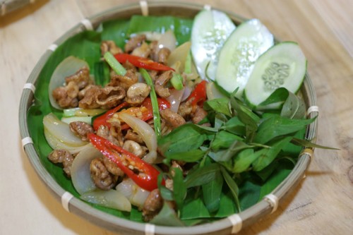 Độc đáo món Gà nướng mắm ruốc Sài thành ảnh 3