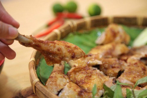 Độc đáo món Gà nướng mắm ruốc Sài thành ảnh 2