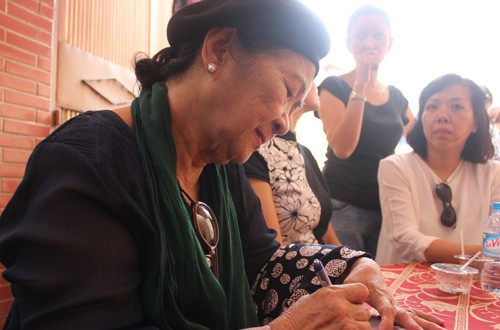 Dàn nghệ sĩ Việt xúc động đến viếng đám tang nhạc sĩ Nguyễn Ánh 9 ảnh 6