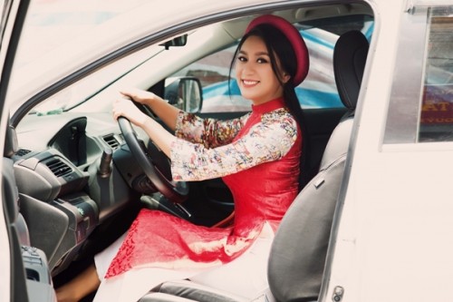 Biểu tượng sexy - Y Phụng bất ngờ tái xuất quyến rũ khó cưỡng ảnh 2