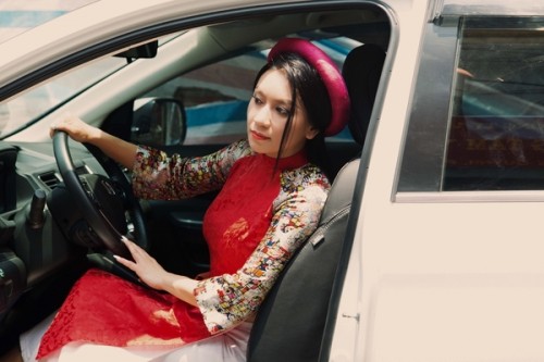 Biểu tượng sexy - Y Phụng bất ngờ tái xuất quyến rũ khó cưỡng ảnh 3