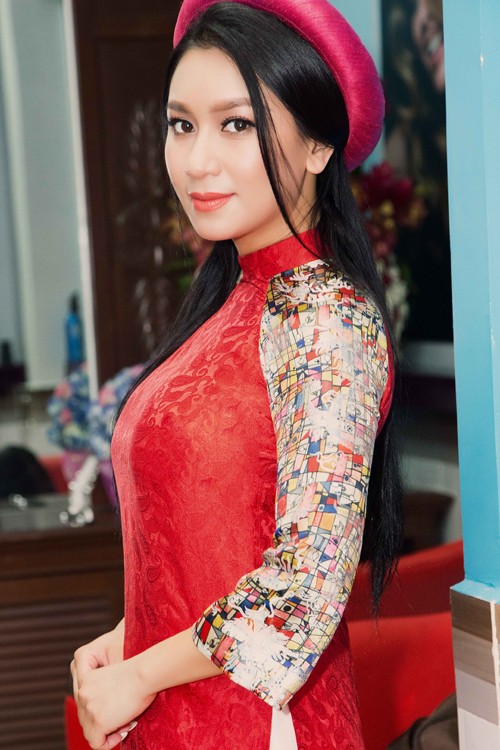 Biểu tượng sexy - Y Phụng bất ngờ tái xuất quyến rũ khó cưỡng ảnh 5