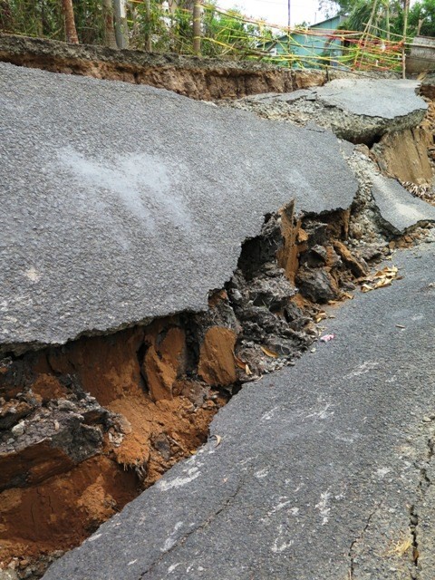 Cà Mau: 'Sống trong sợ hãi' vì khô hạn gây sụp lún ảnh 2