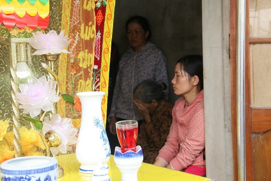 Nhiều uẩn khúc trong vụ thợ điện bị giật chết dù điện đã cắt ảnh 2