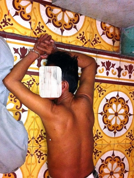 Long An: Khỏa thân phá đám cưới vì... không được mời ảnh 1