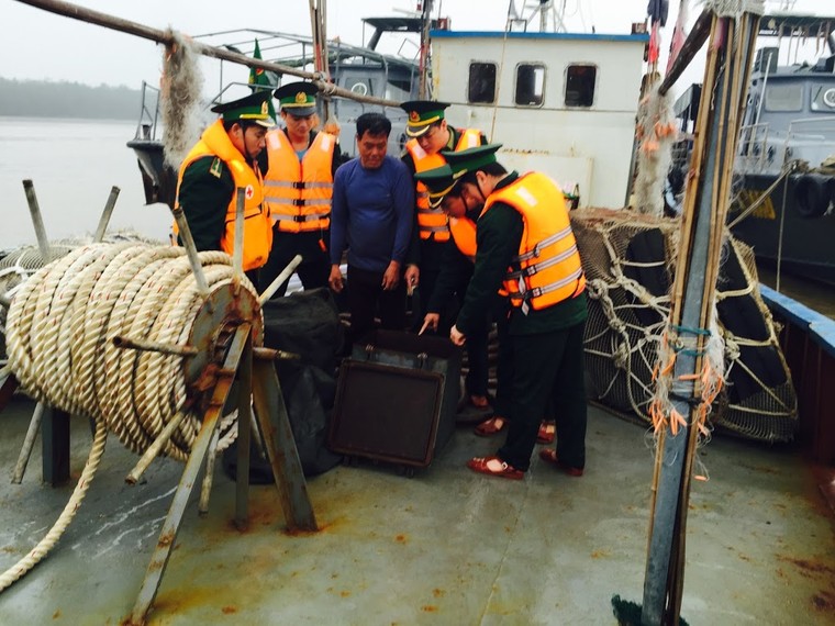 Bắt tàu Trung Quốc xâm phạm chủ quyền trên biển Việt Nam ảnh 2