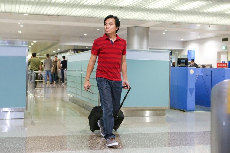 Fan nồng nhiệt đón Mạnh Quỳnh, Hương Thủy về nước làm liveshow ảnh 2