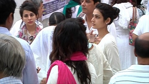 Lễ tưởng niệm trong nước mắt của 'Cô dâu 8 tuổi' Pratyusha ảnh 8