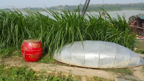 Cả làng góp tiền mua tàu đuổi 'cát tặc' ảnh 3