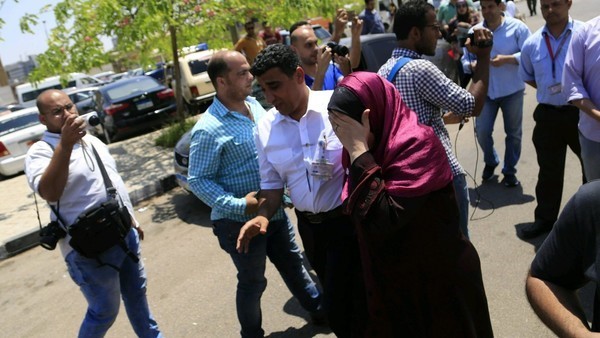 Phát hiện mảnh vỡ của máy bay Ai Cập mất tích ảnh 1