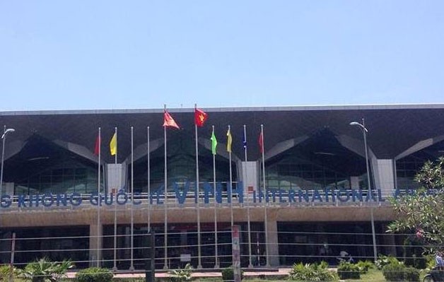 Xác định máy bay hạ cánh tốc mái nhà người dân ảnh 1