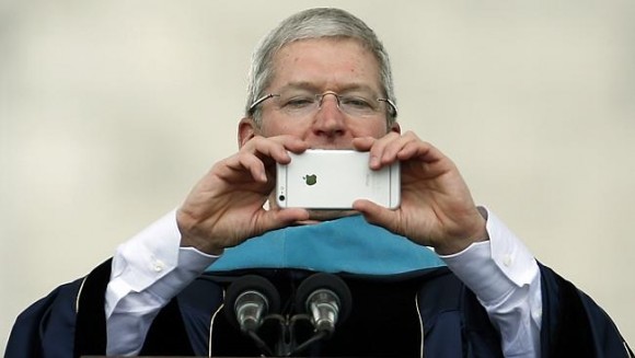 CEO Apple: 'Bạn sẽ không thể sống mà thiếu iPhone 7' ảnh 1