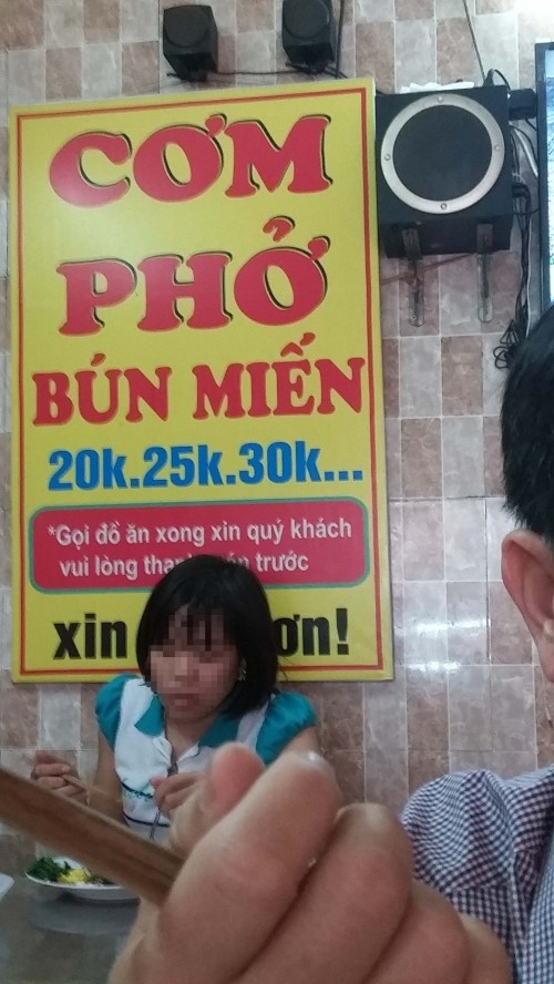 Có một quán cơm giá 'cắt cổ' cạnh bệnh viện lớn ở Hà Nội? ảnh 1