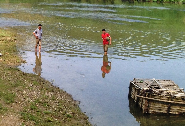 Vụ nước sông đổi màu, cá chết: "Thủ phạm" nhận lỗi ảnh 1