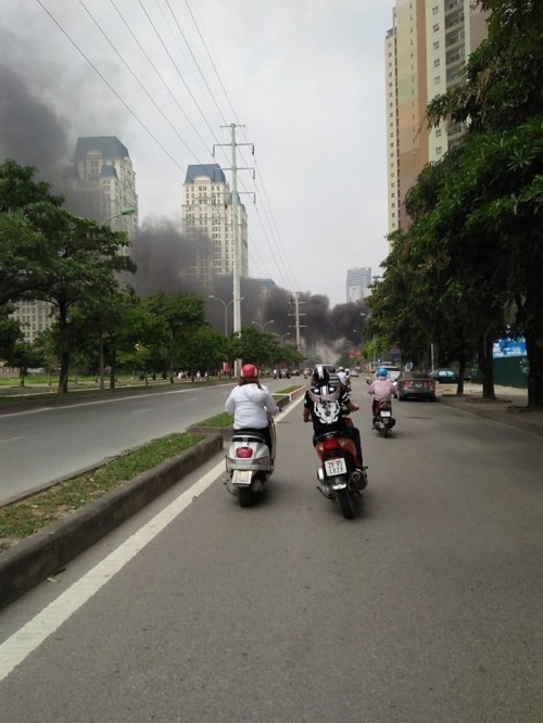 Hà Nội: Hỏa hoạn tại công ty Điện lực, khói đen bao trùm ảnh 5