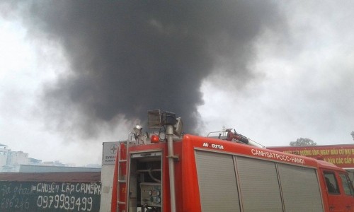 Hà Nội: Hỏa hoạn tại công ty Điện lực, khói đen bao trùm ảnh 8