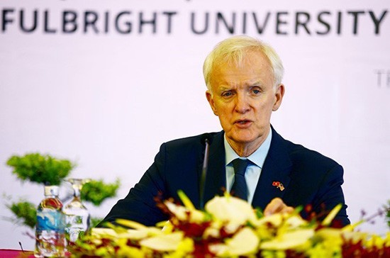 Bob Kerrey: 'Tôi sẽ rút lui nếu đặt trường vào thế khó' ảnh 1