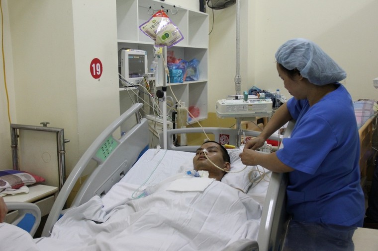 4 người nhập viện, một người tử vong do ngộ độc bánh mỳ ảnh 1