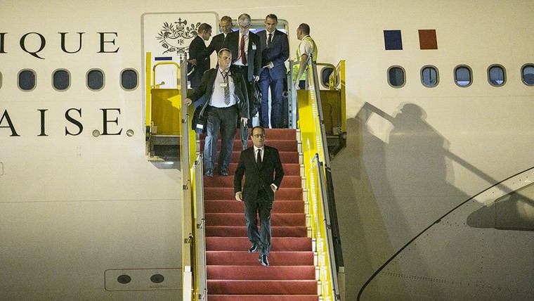 Chuyên cơ TT Pháp đắt hơn Air Force One của Obama ảnh 4
