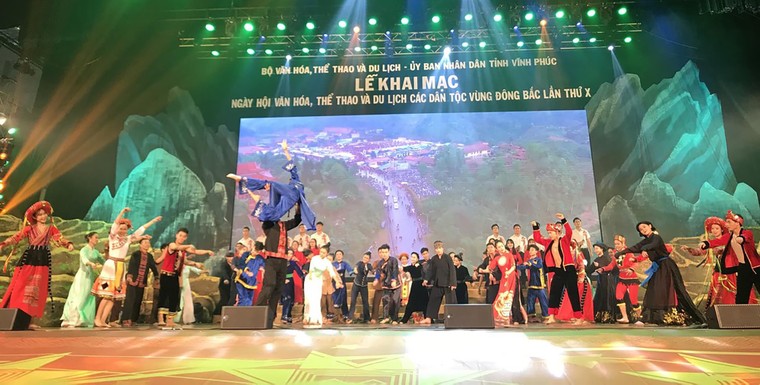 Đón nhận Bằng ghi danh nghi lễ và trò chơi kéo co là Di sản văn hóa phi vật thể đại diện của nhân loại ảnh 2