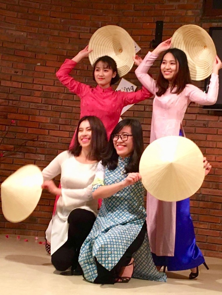 Du học sinh Pháp: 'Thịt mỡ, dưa hành, bánh tét là những món ngon nhất thế giới, ảnh 4