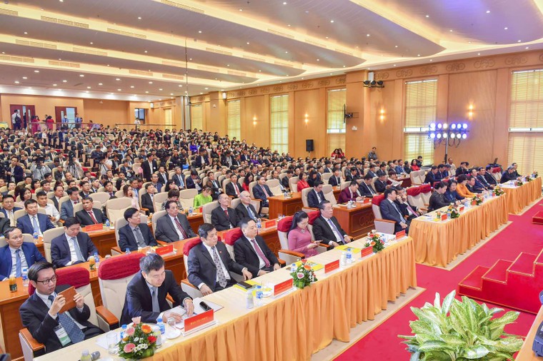 Bài phát biểu truyền cảm hứng của nữ tỷ phú tại Đại hội thi đua yêu nước ngành Ngân hàng ảnh 2