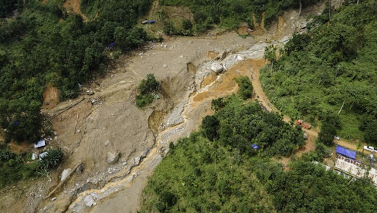 Chỉ còn 2 tỉnh miền Trung chưa bị sạt lở trong đợt mưa bão năm nay ảnh 3
