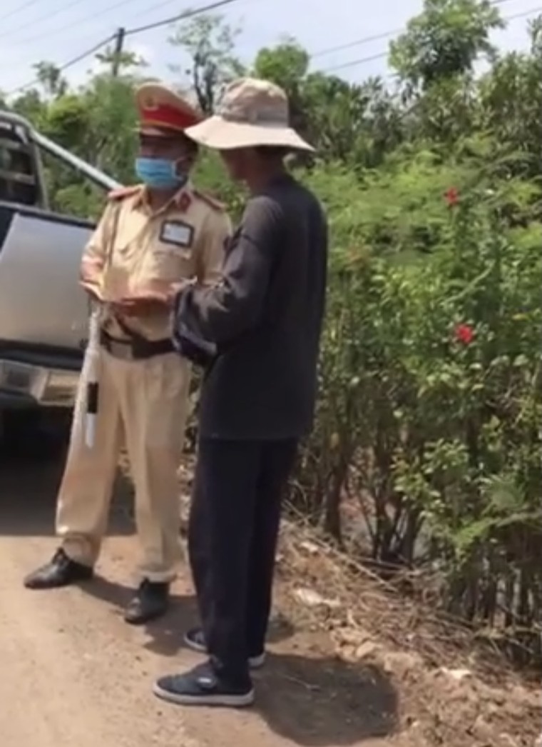 Đồng Nai: Điều tra, xử lý nghiêm vụ lãnh đạo CSGT bị tố ‘thu tiền tháng’ để ‘giải cứu’ xe sai phạm ảnh 1