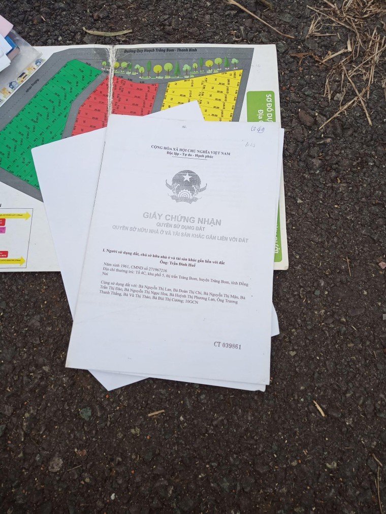 Lộ diện đường dây lừa đảo phân lô bán đất và làm sổ đỏ giả - Bài 1: Tiền trao... cháo không múc! ảnh 1