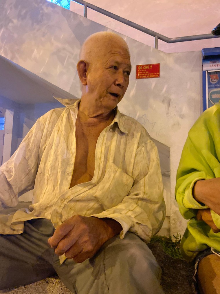 Sài Gòn và đêm thao thức của những mảnh đời vô gia cư ảnh 1