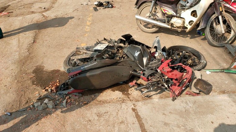 Đồng Nai: Xe chở gỗ gây tai nạn liên hoàn làm nhiều người bị thương ảnh 2