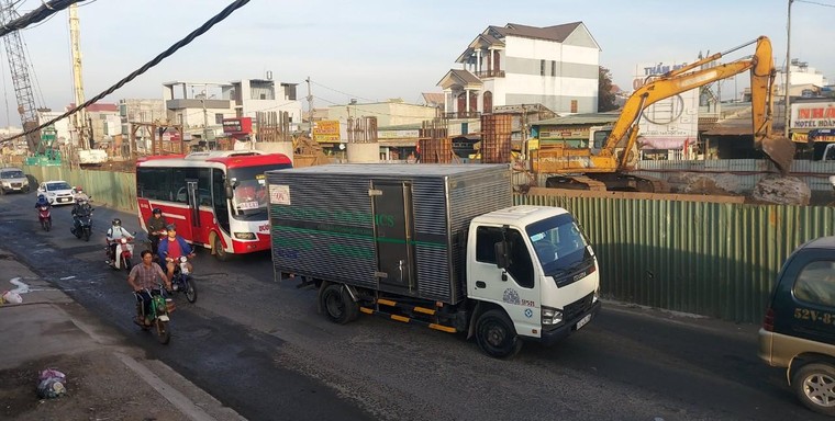 Đồng Nai: Lại dừng thi công cầu vượt Dầu Giây ảnh 1