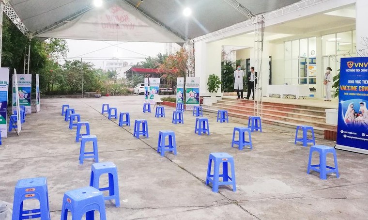 Những người Việt đầu tiên được tiêm vắc-xin phòng Covid-19 ảnh 11