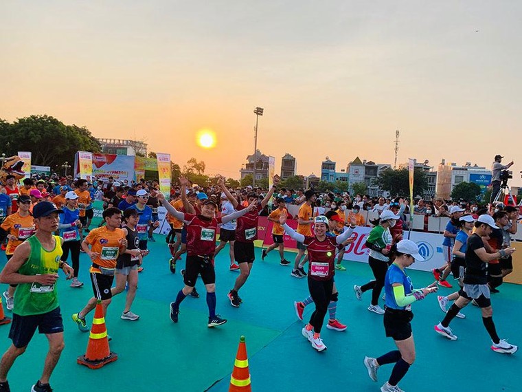 Agribank đồng hành cùng Giải Vô địch quốc gia Marathon và cự ly dài báo Tiền Phong năm 2021 ảnh 9