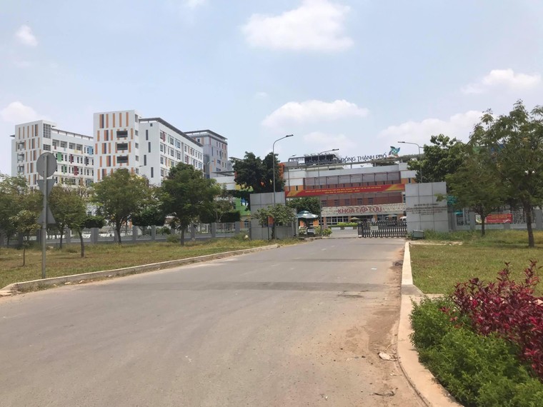 Bé gái uống thuốc diệt cỏ tự tử vì bị cô lập, bắt nạt trên mạng ảnh 1