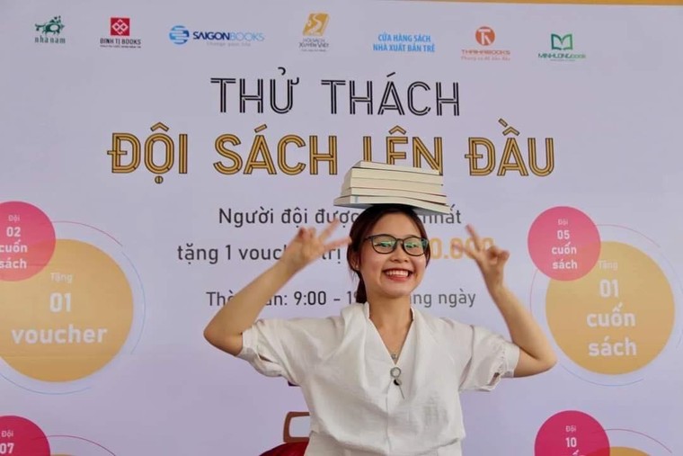 Hơn 100 ngàn cuốn sách được mua trong ngày khai mạc Hội sách xuyên Việt ảnh 3