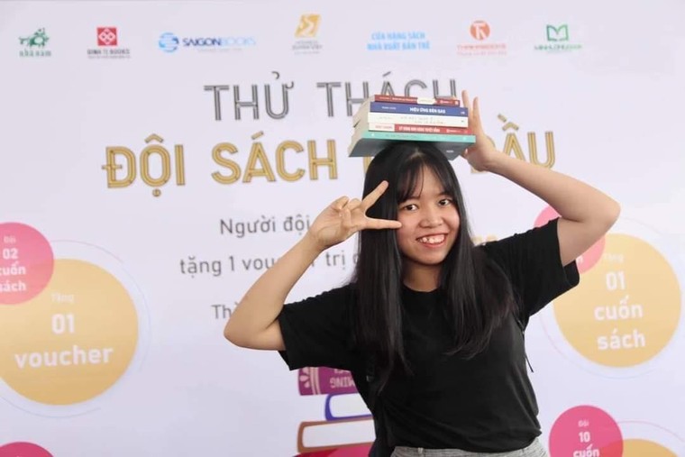 Hơn 100 ngàn cuốn sách được mua trong ngày khai mạc Hội sách xuyên Việt ảnh 2