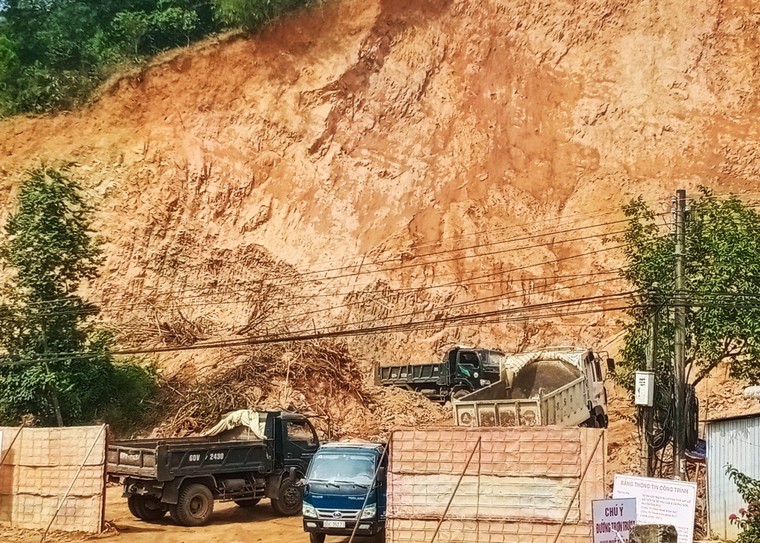 Vụ Dự án chống sạt lở xảy ra sạt lở tại Đồng Nai: Chủ tịch UBND tỉnh Cao Tiến Dũng chỉ đạo xử lý ảnh 1