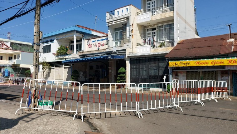 Ca nghi nhiễm Covid-19 ở Đồng Nai: Trung tâm Y tế Long Khánh “giấu” thông tin khi truy vết?! ảnh 2