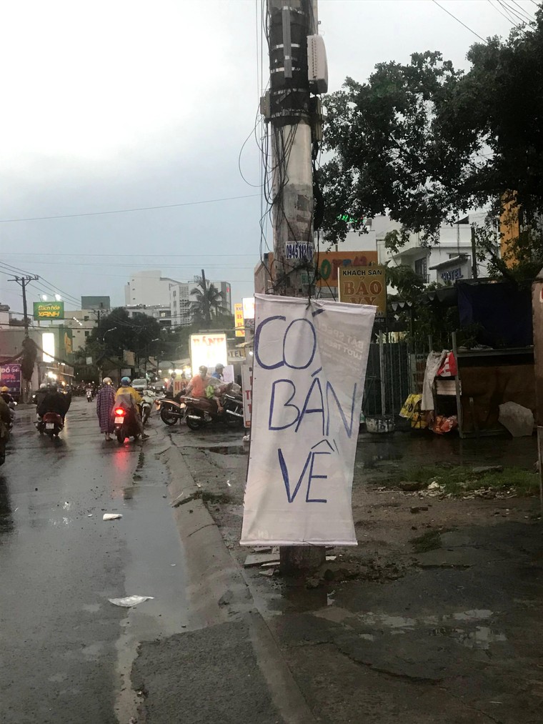 Sài Gòn những ngày 'Chỉ bán mang đi' ảnh 3