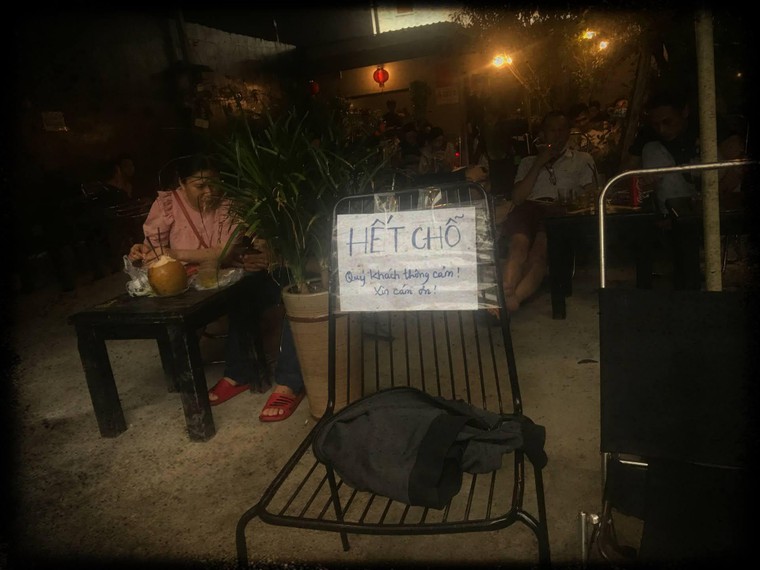 Sài Gòn những ngày 'Chỉ bán mang đi' ảnh 9