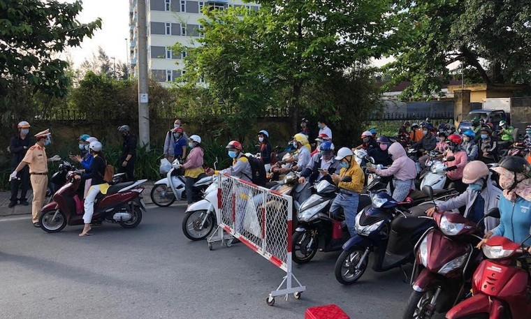 Quận Gò Vấp: Đề nghị người dân đi đường tránh, nhờ hỗ trợ điều tiết từ CSGT TP.HCM ảnh 1