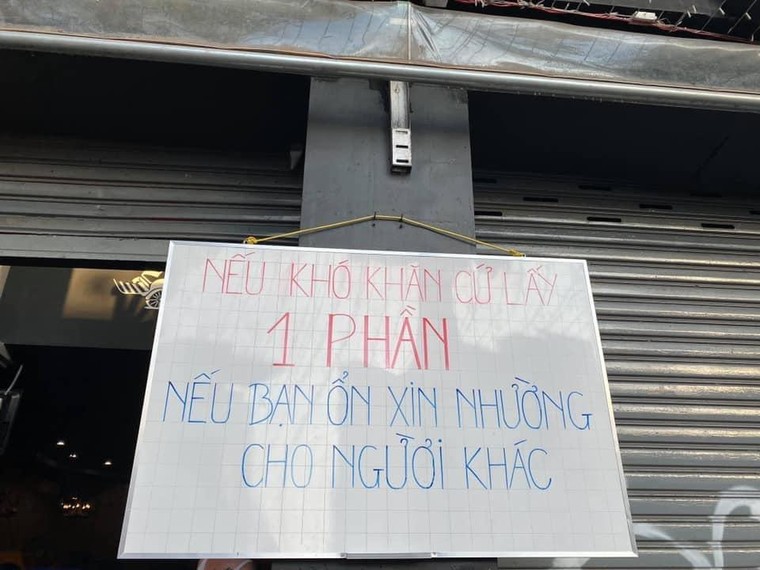 Sài Gòn ngày giãn cách, ấm lòng phố xá thảo thơm ảnh 1