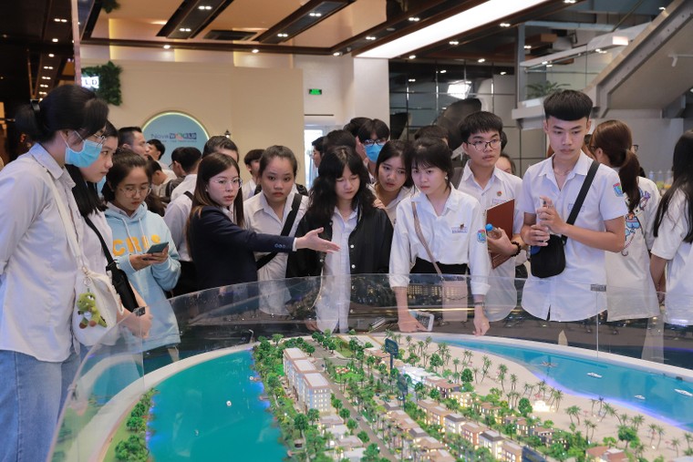 Nova College phát huy thế mạnh đào tạo chuyên ngành Kinh doanh bất động sản ảnh 2