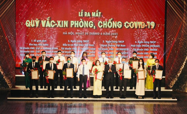 Agribank ủng hộ 60 tỷ đồng Quỹ vaccine phòng COVID-19 ảnh 2