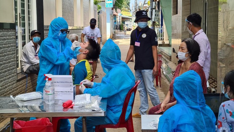 Người Đồng Nai chung tay hỗ trợ bà con trong vùng giãn cách xã hội ảnh 3